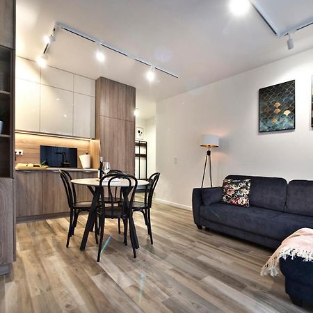 Goclaw P&O Serviced Apartments ワルシャワ エクステリア 写真