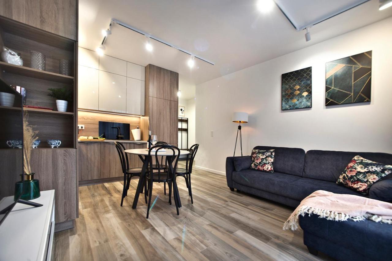 Goclaw P&O Serviced Apartments ワルシャワ エクステリア 写真