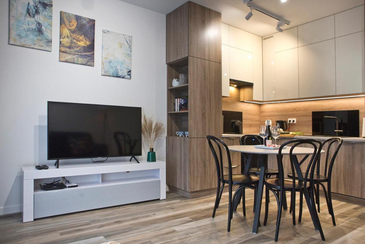 Goclaw P&O Serviced Apartments ワルシャワ エクステリア 写真