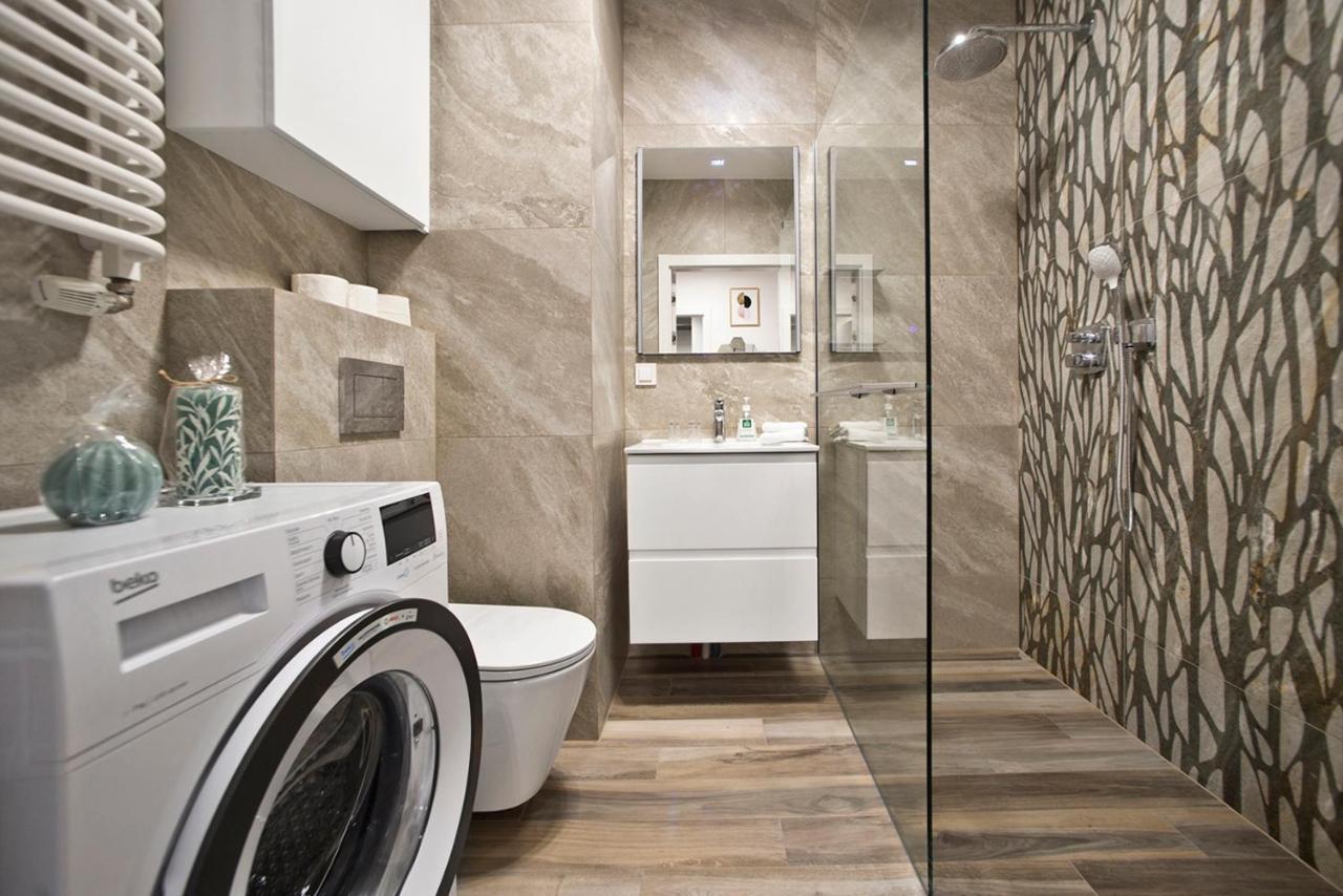 Goclaw P&O Serviced Apartments ワルシャワ エクステリア 写真